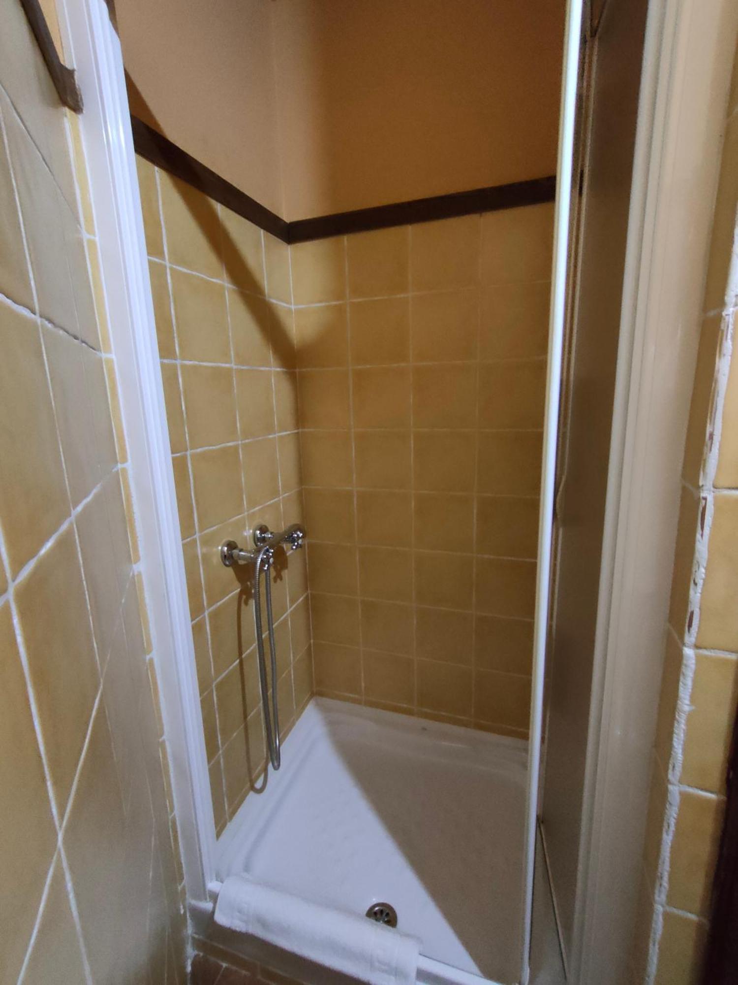 Hotel Dona Gaudiosa Pola de Lena Dış mekan fotoğraf